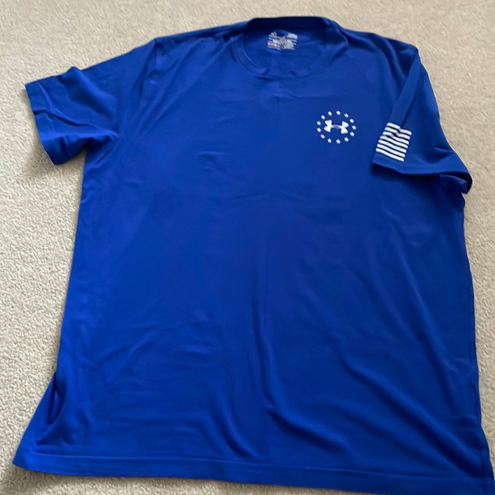 Blue mens UA shirt
